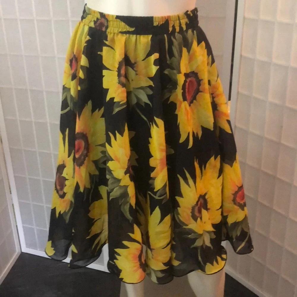 Welcome the Season with Sunflower Sheer Flared Skirt sz S